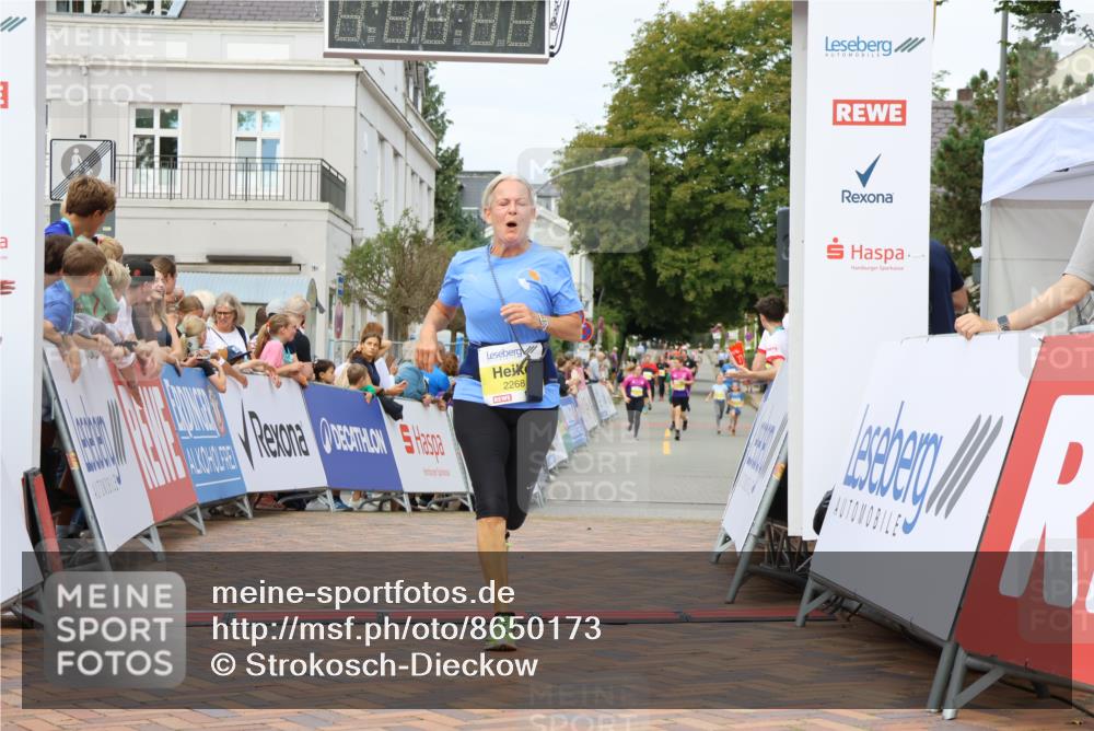 31.08.2025 - 21. Blankeneser Heldenlauf Strokosch-Dieckow http://msf.ph/oto/8650173 31.08.2025 10:37:51 Ziel 2268, 2303 meine-sportfotos.de