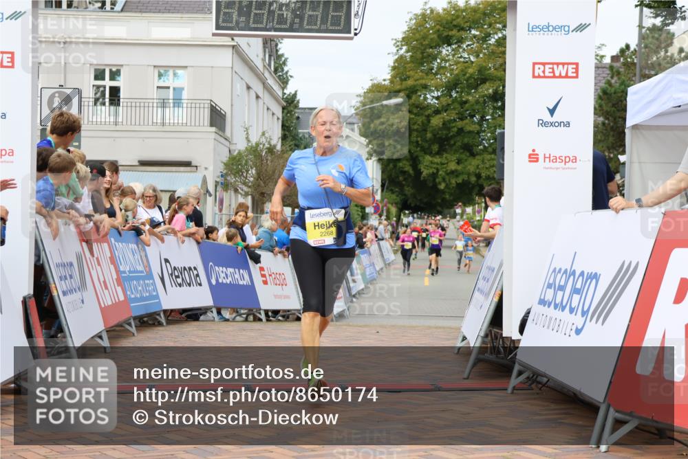 31.08.2025 - 21. Blankeneser Heldenlauf Strokosch-Dieckow http://msf.ph/oto/8650174 31.08.2025 10:37:51 Ziel 2268, 2303 meine-sportfotos.de