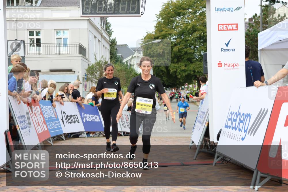 31.08.2025 - 21. Blankeneser Heldenlauf Strokosch-Dieckow http://msf.ph/oto/8650213 31.08.2025 10:37:33 Ziel 2096, 2134 meine-sportfotos.de