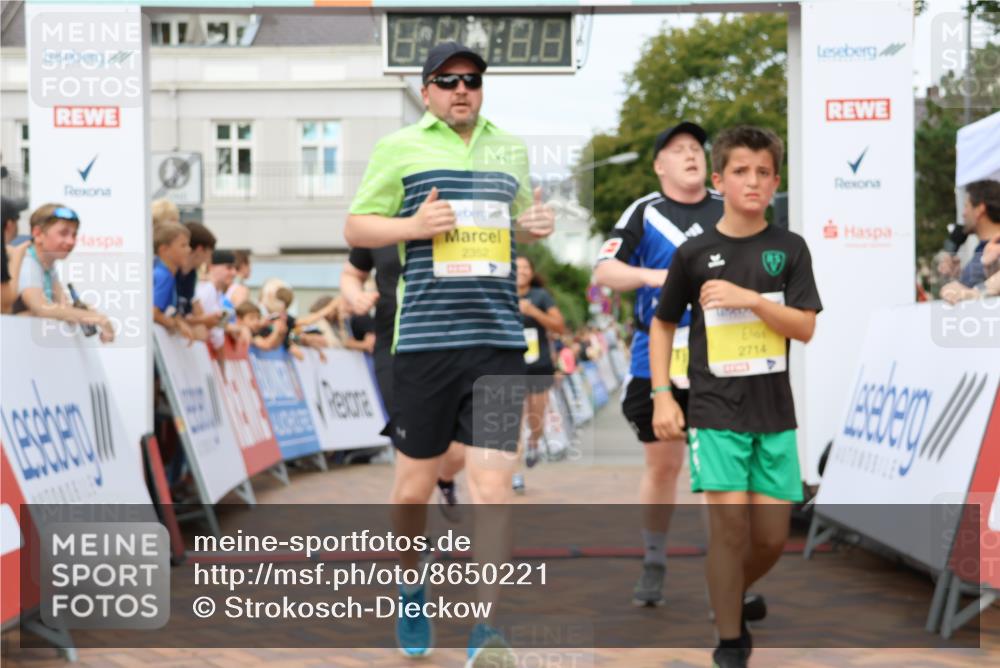 31.08.2025 - 21. Blankeneser Heldenlauf Strokosch-Dieckow http://msf.ph/oto/8650221 31.08.2025 10:37:23 Ziel 2227, 2047, 2319, 2219, 2043, 2352, 2714 meine-sportfotos.de