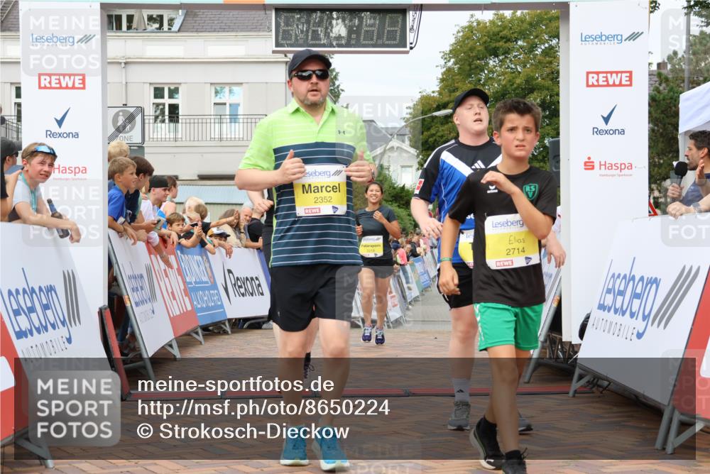 31.08.2025 - 21. Blankeneser Heldenlauf Strokosch-Dieckow http://msf.ph/oto/8650224 31.08.2025 10:37:22 Ziel 2227, 2047, 2319, 2219, 2043, 2352, 2714 meine-sportfotos.de