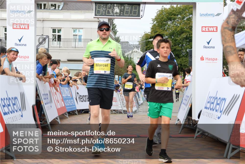 31.08.2025 - 21. Blankeneser Heldenlauf Strokosch-Dieckow http://msf.ph/oto/8650234 31.08.2025 10:37:22 Ziel 2227, 2047, 2319, 2219, 2043, 2352, 2714 meine-sportfotos.de