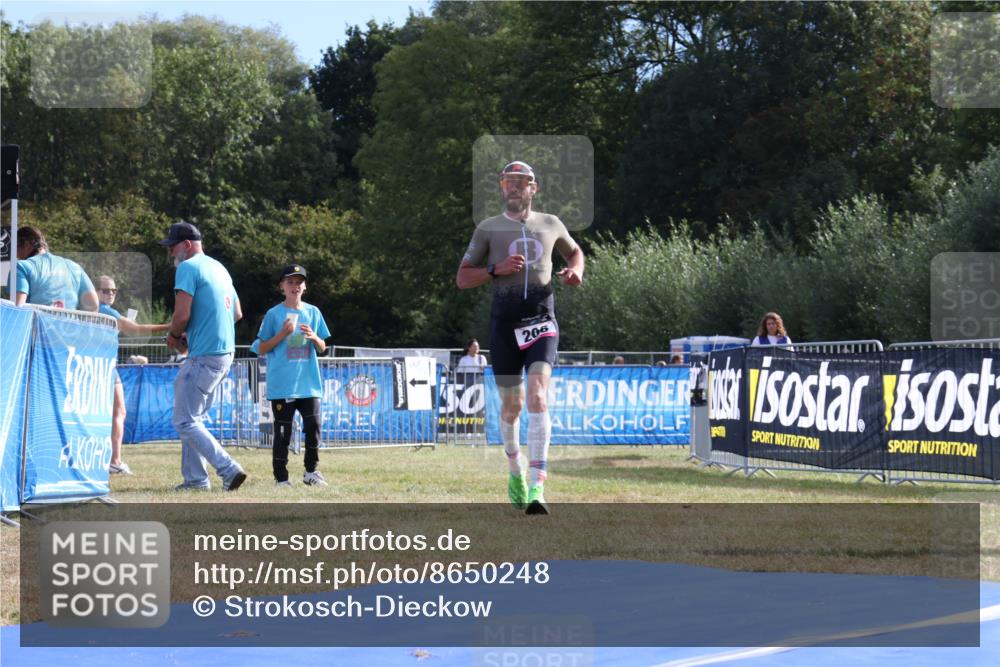 31.08.2025 - Elbe Triathlon Hamburg Strokosch-Dieckow http://msf.ph/oto/8650248 31.08.2025 09:56:46 Ziel 206 meine-sportfotos.de