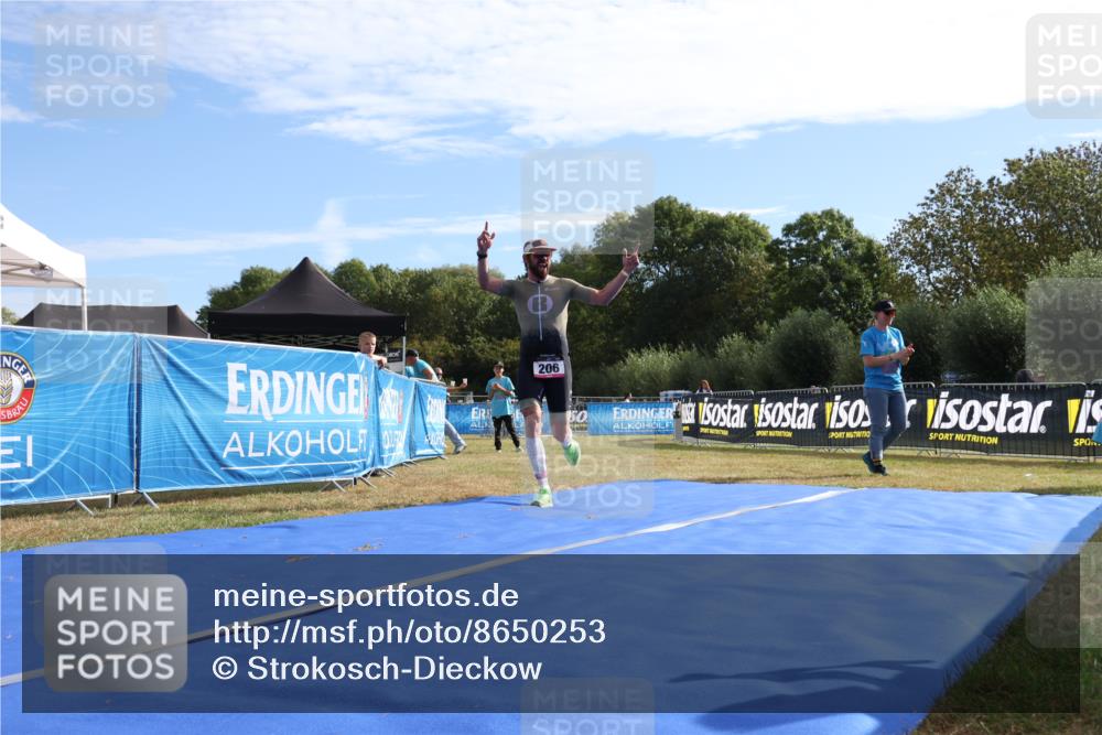 31.08.2025 - Elbe Triathlon Hamburg Strokosch-Dieckow http://msf.ph/oto/8650253 31.08.2025 09:56:48 Ziel 206 meine-sportfotos.de
