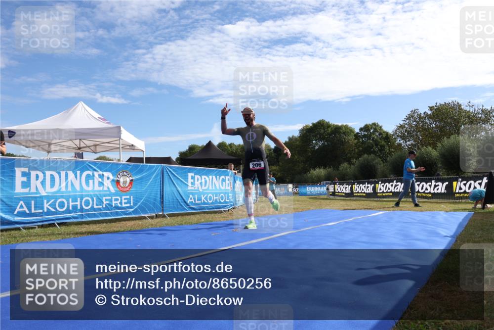 31.08.2025 - Elbe Triathlon Hamburg Strokosch-Dieckow http://msf.ph/oto/8650256 31.08.2025 09:56:49 Ziel 206 meine-sportfotos.de