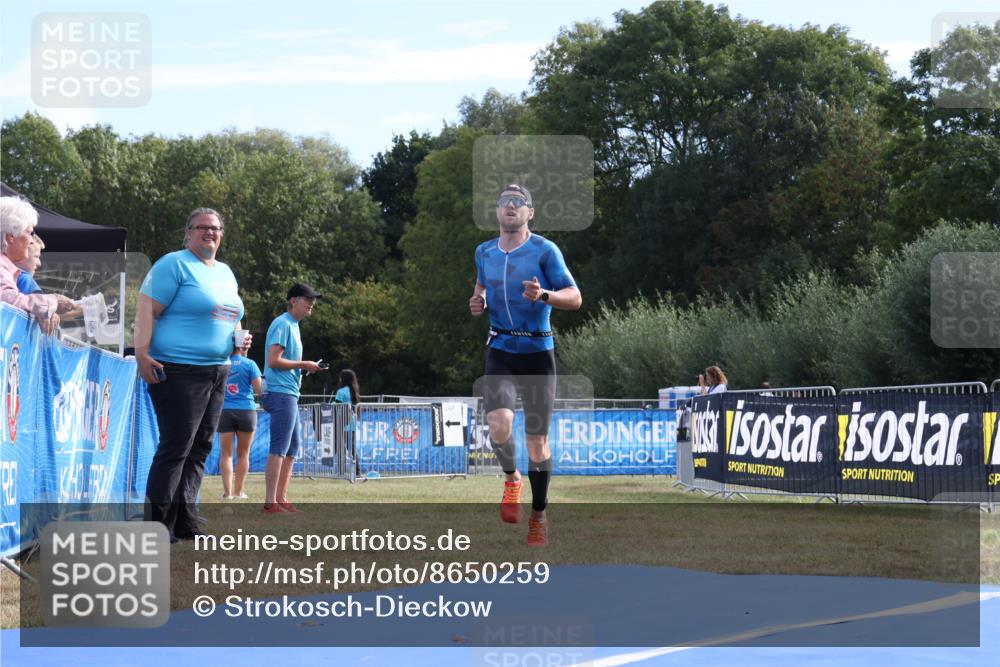 31.08.2025 - Elbe Triathlon Hamburg Strokosch-Dieckow http://msf.ph/oto/8650259 31.08.2025 10:02:21 Ziel 223 meine-sportfotos.de