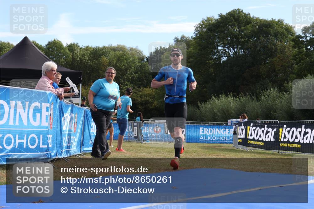 31.08.2025 - Elbe Triathlon Hamburg Strokosch-Dieckow http://msf.ph/oto/8650261 31.08.2025 10:02:21 Ziel 223 meine-sportfotos.de