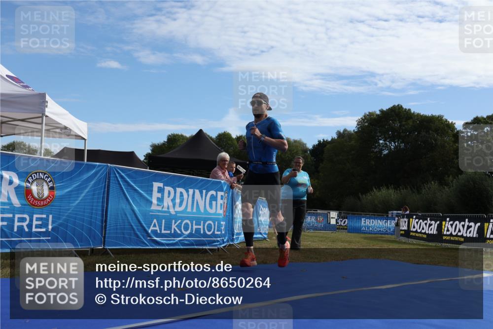 31.08.2025 - Elbe Triathlon Hamburg Strokosch-Dieckow http://msf.ph/oto/8650264 31.08.2025 10:02:22 Ziel 223 meine-sportfotos.de