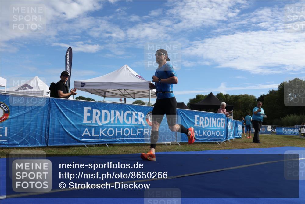 31.08.2025 - Elbe Triathlon Hamburg Strokosch-Dieckow http://msf.ph/oto/8650266 31.08.2025 10:02:23 Ziel 223 meine-sportfotos.de