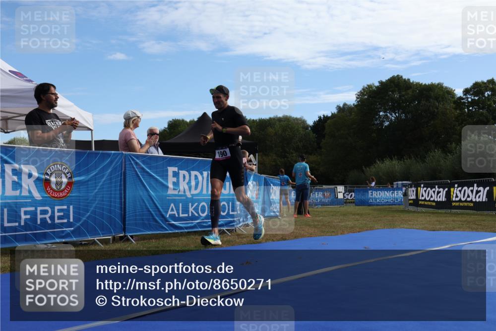 31.08.2025 - Elbe Triathlon Hamburg Strokosch-Dieckow http://msf.ph/oto/8650271 31.08.2025 10:03:21 Ziel 186, 190 meine-sportfotos.de