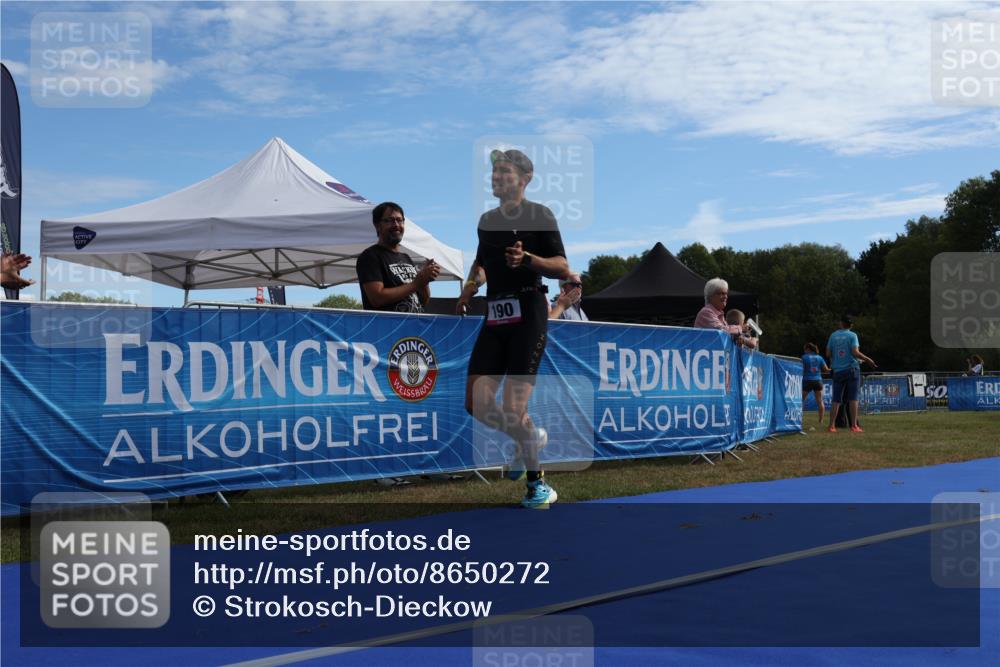 31.08.2025 - Elbe Triathlon Hamburg Strokosch-Dieckow http://msf.ph/oto/8650272 31.08.2025 10:03:22 Ziel 186, 190 meine-sportfotos.de