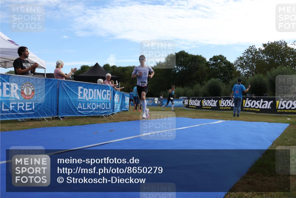 31.08.2025 - Elbe Triathlon Hamburg Strokosch-Dieckow http://msf.ph/oto/8650279 31.08.2025 10:04:24 Ziel 243 meine-sportfotos.de