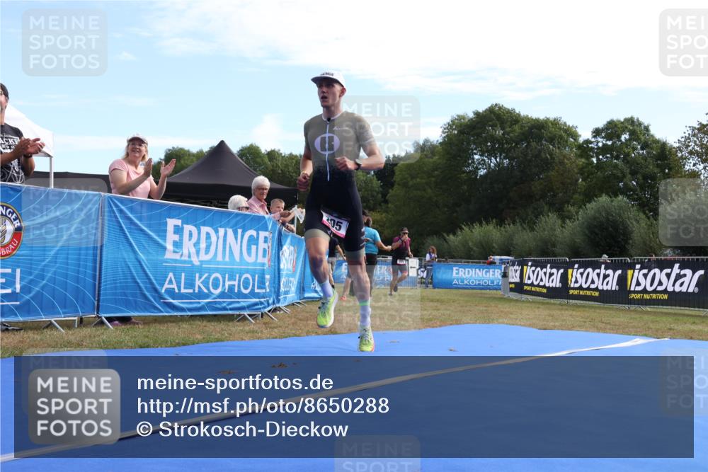 31.08.2025 - Elbe Triathlon Hamburg Strokosch-Dieckow http://msf.ph/oto/8650288 31.08.2025 10:05:10 Ziel 205 meine-sportfotos.de