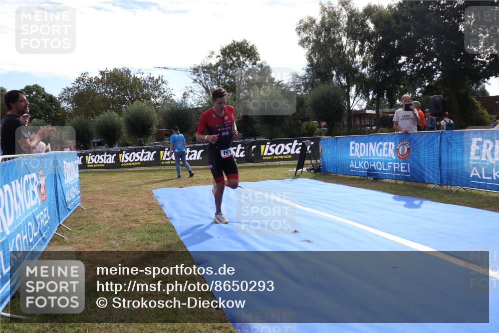 31.08.2025 - Elbe Triathlon Hamburg Strokosch-Dieckow http://msf.ph/oto/8650293 31.08.2025 10:06:21 Ziel 191 meine-sportfotos.de