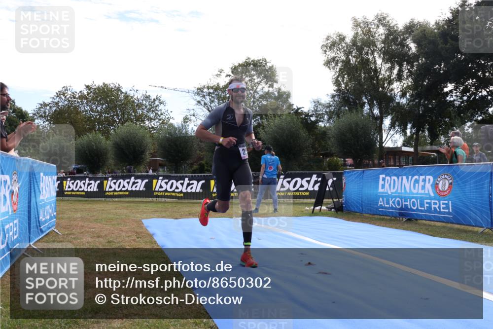 31.08.2025 - Elbe Triathlon Hamburg Strokosch-Dieckow http://msf.ph/oto/8650302 31.08.2025 10:08:13 Ziel 189, 225 meine-sportfotos.de