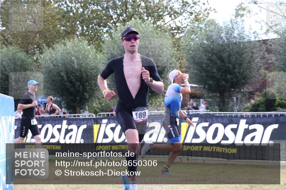 31.08.2025 - Elbe Triathlon Hamburg Strokosch-Dieckow http://msf.ph/oto/8650306 31.08.2025 10:08:16 Ziel 189, 210, 225 meine-sportfotos.de