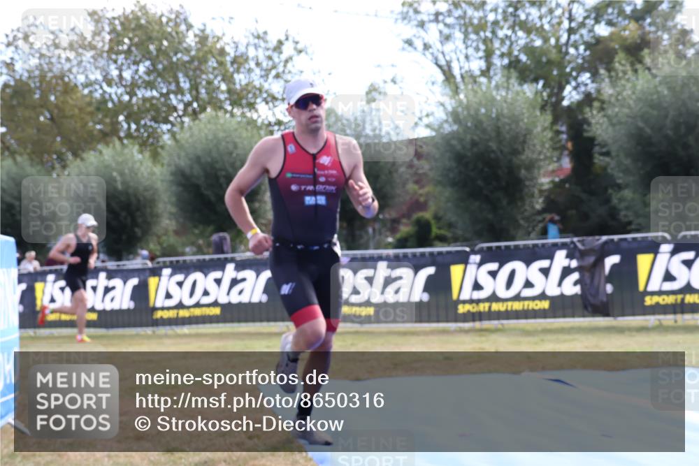 31.08.2025 - Elbe Triathlon Hamburg Strokosch-Dieckow http://msf.ph/oto/8650316 31.08.2025 10:08:26 Ziel 194, 208, 210 meine-sportfotos.de