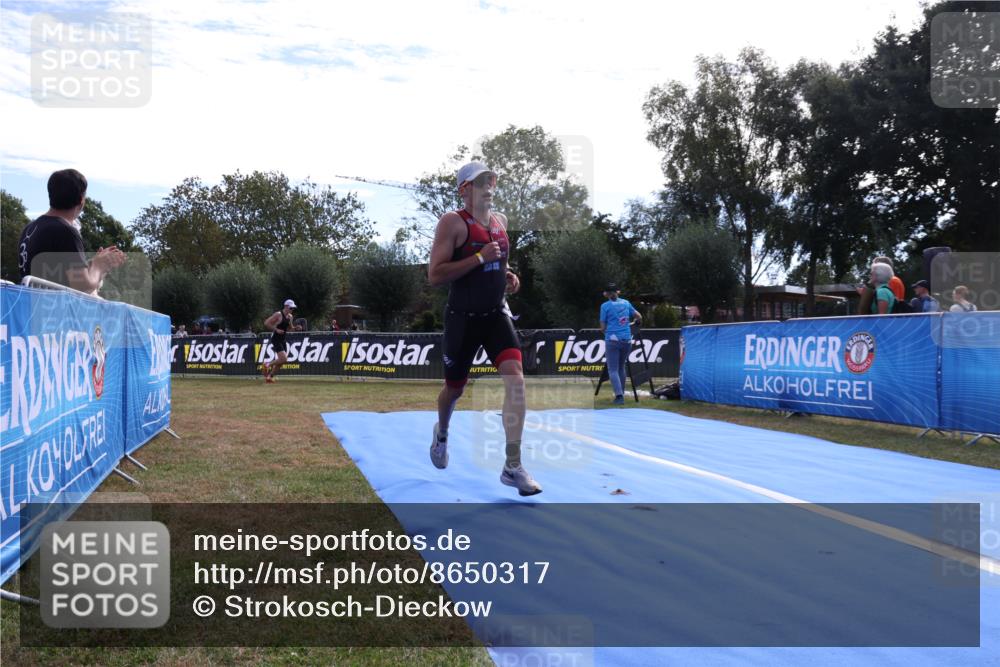 31.08.2025 - Elbe Triathlon Hamburg Strokosch-Dieckow http://msf.ph/oto/8650317 31.08.2025 10:08:27 Ziel 194, 208, 210 meine-sportfotos.de