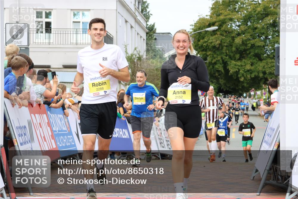 31.08.2025 - 21. Blankeneser Heldenlauf Strokosch-Dieckow http://msf.ph/oto/8650318 31.08.2025 10:37:14 Ziel 2450, 2451, 2047, 2152, 2288 meine-sportfotos.de
