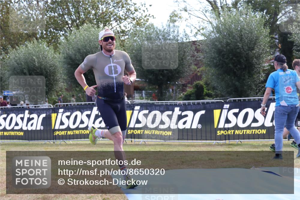 31.08.2025 - Elbe Triathlon Hamburg Strokosch-Dieckow http://msf.ph/oto/8650320 31.08.2025 10:08:30 Ziel 194, 208 meine-sportfotos.de