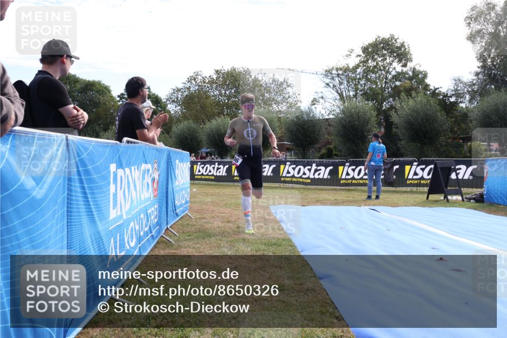 31.08.2025 - Elbe Triathlon Hamburg Strokosch-Dieckow http://msf.ph/oto/8650326 31.08.2025 10:08:42 Ziel 196 meine-sportfotos.de