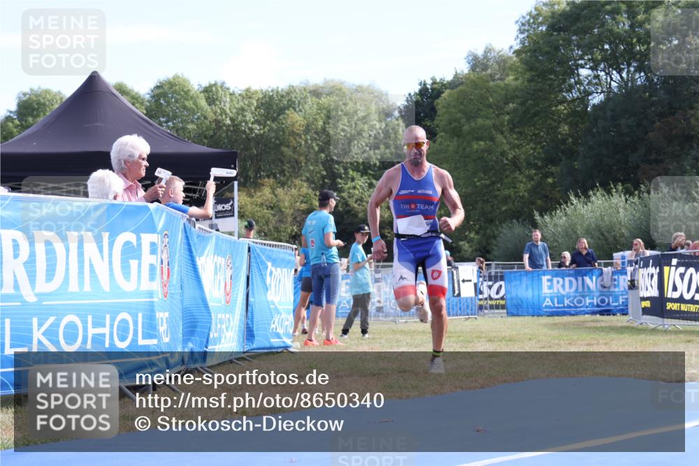 31.08.2025 - Elbe Triathlon Hamburg Strokosch-Dieckow http://msf.ph/oto/8650340 31.08.2025 10:12:39 Ziel 353 meine-sportfotos.de