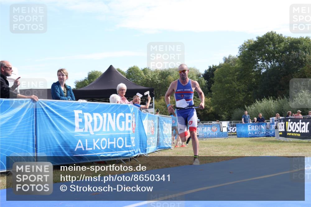31.08.2025 - Elbe Triathlon Hamburg Strokosch-Dieckow http://msf.ph/oto/8650341 31.08.2025 10:12:40 Ziel 353 meine-sportfotos.de