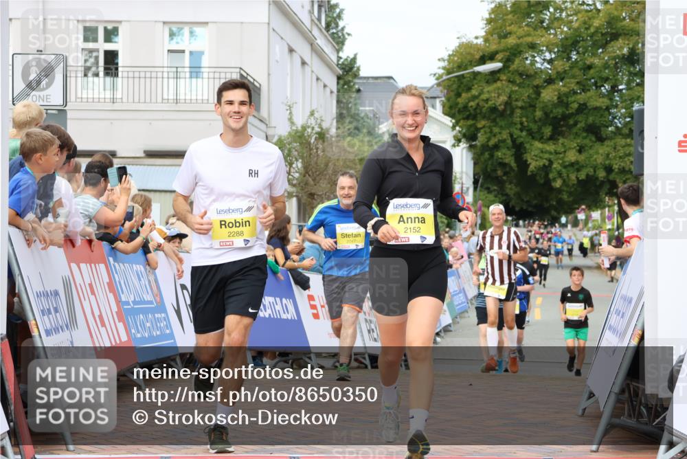 31.08.2025 - 21. Blankeneser Heldenlauf Strokosch-Dieckow http://msf.ph/oto/8650350 31.08.2025 10:37:14 Ziel 2450, 2451, 2047, 2152, 2288 meine-sportfotos.de