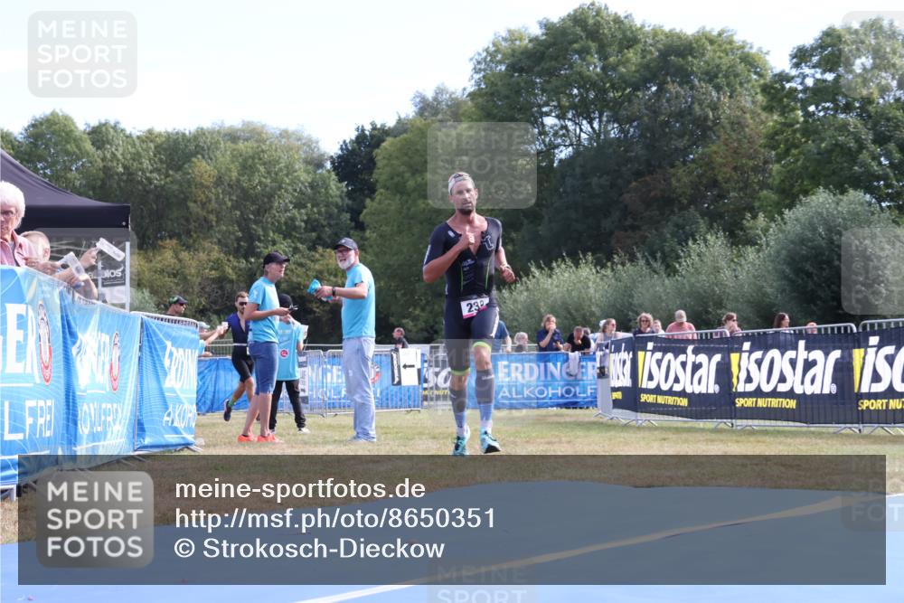 31.08.2025 - Elbe Triathlon Hamburg Strokosch-Dieckow http://msf.ph/oto/8650351 31.08.2025 10:13:03 Ziel 227, 230 meine-sportfotos.de