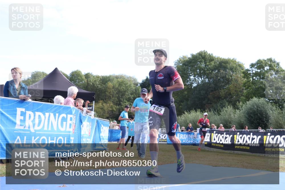 31.08.2025 - Elbe Triathlon Hamburg Strokosch-Dieckow http://msf.ph/oto/8650360 31.08.2025 10:13:13 Ziel 182 meine-sportfotos.de
