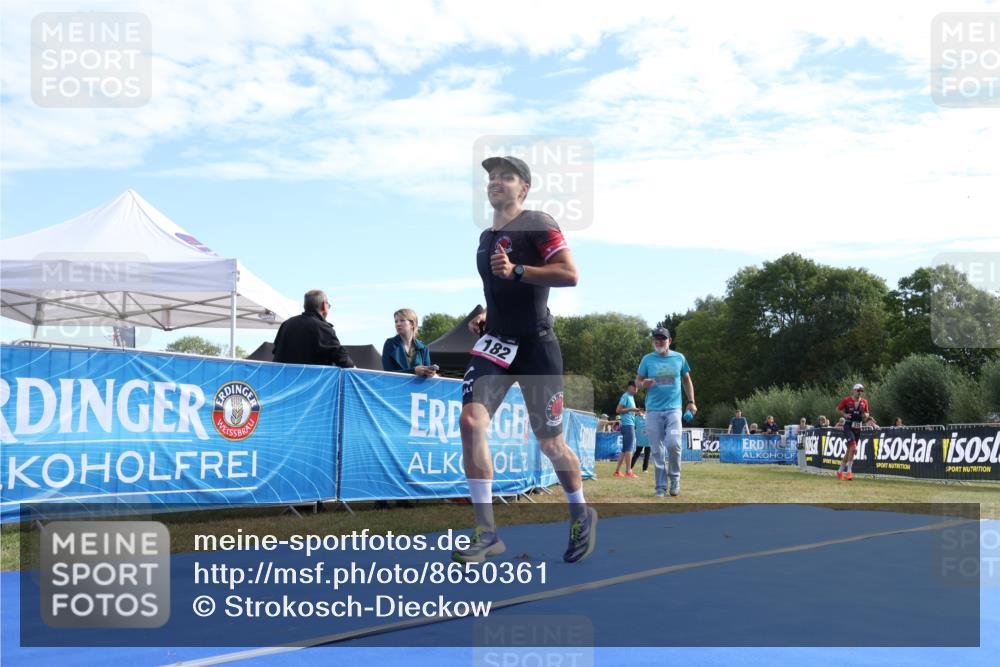 31.08.2025 - Elbe Triathlon Hamburg Strokosch-Dieckow http://msf.ph/oto/8650361 31.08.2025 10:13:14 Ziel 182 meine-sportfotos.de