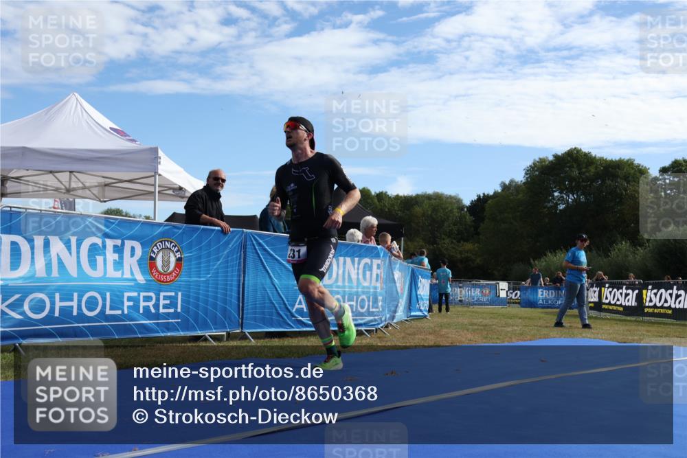 31.08.2025 - Elbe Triathlon Hamburg Strokosch-Dieckow http://msf.ph/oto/8650368 31.08.2025 10:14:31 Ziel 231 meine-sportfotos.de