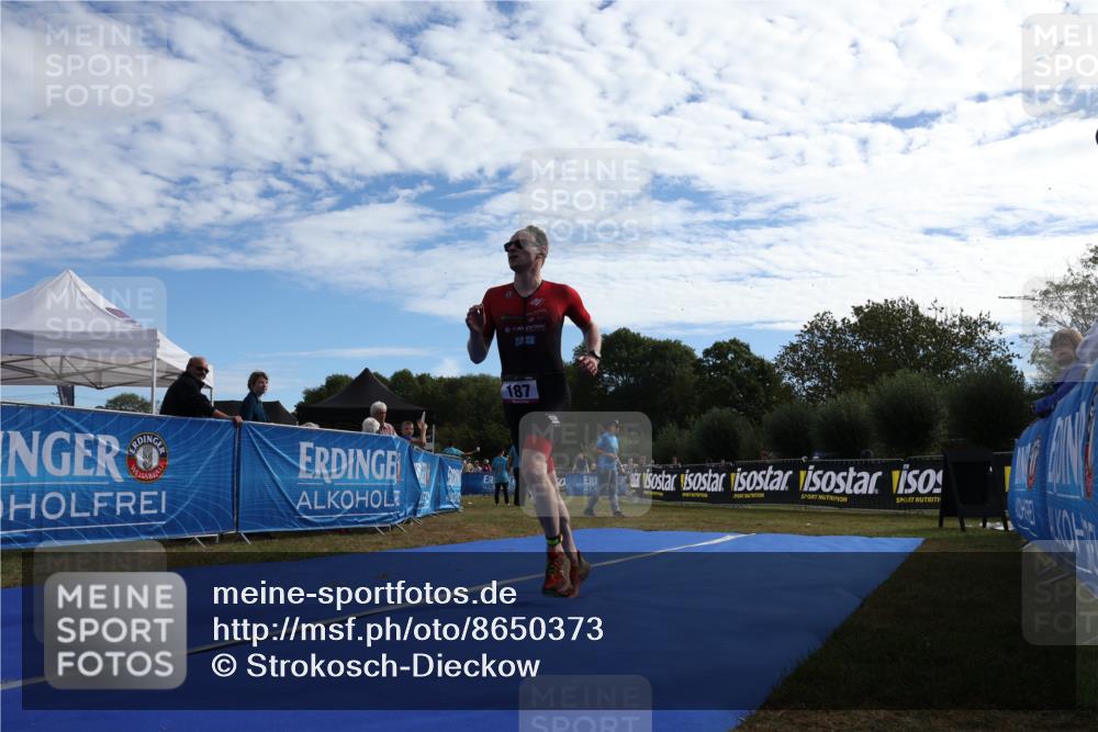 31.08.2025 - Elbe Triathlon Hamburg Strokosch-Dieckow http://msf.ph/oto/8650373 31.08.2025 10:14:50 Ziel 187 meine-sportfotos.de