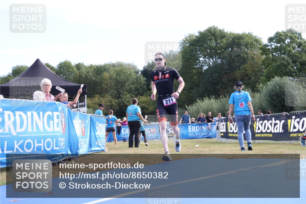 31.08.2025 - Elbe Triathlon Hamburg Strokosch-Dieckow http://msf.ph/oto/8650382 31.08.2025 10:15:34 Ziel 177, 211 meine-sportfotos.de