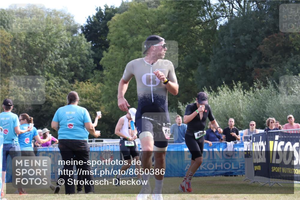 31.08.2025 - Elbe Triathlon Hamburg Strokosch-Dieckow http://msf.ph/oto/8650386 31.08.2025 10:15:58 Ziel 199 meine-sportfotos.de