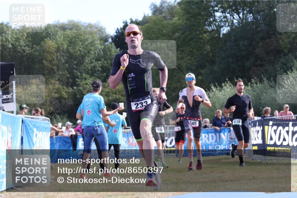 31.08.2025 - Elbe Triathlon Hamburg Strokosch-Dieckow http://msf.ph/oto/8650397 31.08.2025 10:16:26 Ziel 233, 345 meine-sportfotos.de