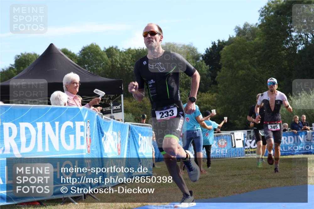 31.08.2025 - Elbe Triathlon Hamburg Strokosch-Dieckow http://msf.ph/oto/8650398 31.08.2025 10:16:27 Ziel 233, 345 meine-sportfotos.de
