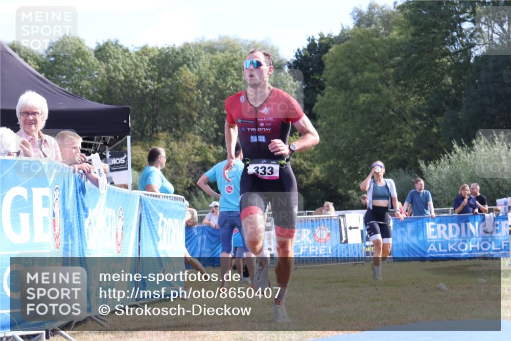 31.08.2025 - Elbe Triathlon Hamburg Strokosch-Dieckow http://msf.ph/oto/8650407 31.08.2025 10:17:04 Ziel 333 meine-sportfotos.de