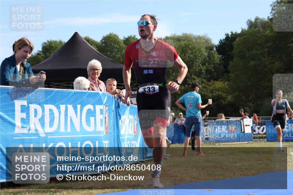 31.08.2025 - Elbe Triathlon Hamburg Strokosch-Dieckow http://msf.ph/oto/8650408 31.08.2025 10:17:05 Ziel 333 meine-sportfotos.de