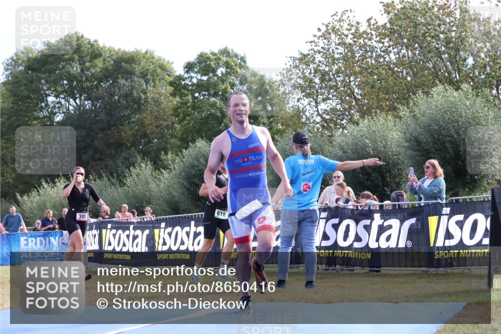 31.08.2025 - Elbe Triathlon Hamburg Strokosch-Dieckow http://msf.ph/oto/8650416 31.08.2025 10:18:07 Ziel 354 meine-sportfotos.de