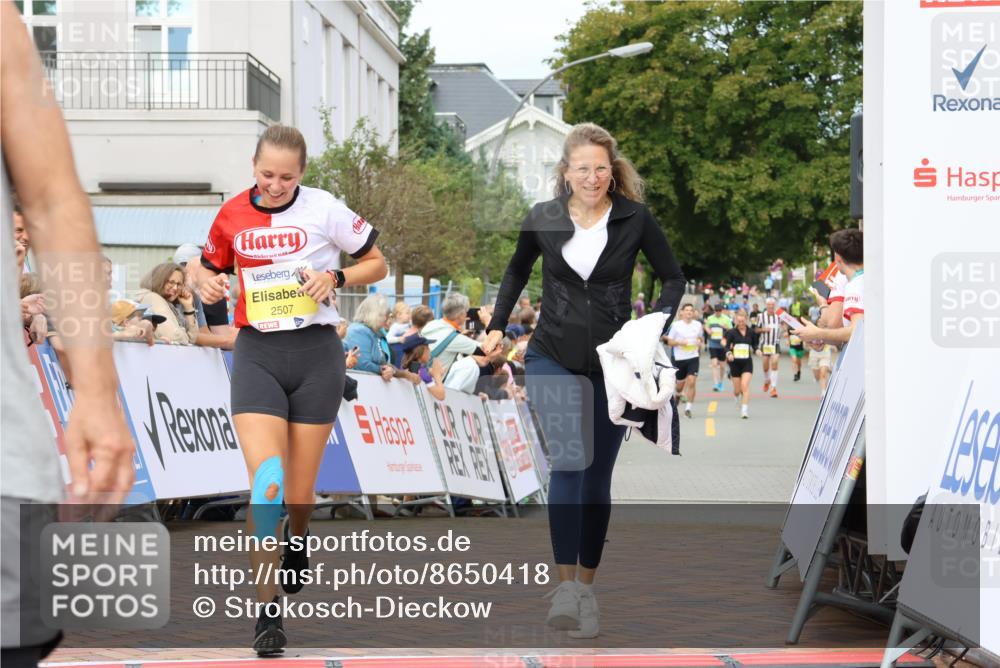 31.08.2025 - 21. Blankeneser Heldenlauf Strokosch-Dieckow http://msf.ph/oto/8650418 31.08.2025 10:36:58 Ziel 2255, 2729, 2507 meine-sportfotos.de