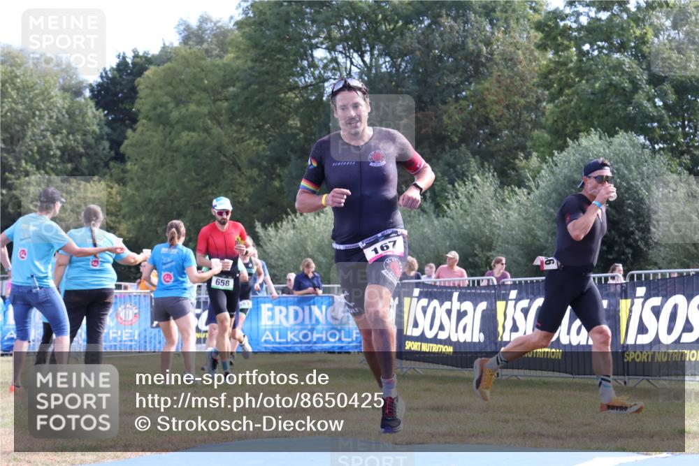 31.08.2025 - Elbe Triathlon Hamburg Strokosch-Dieckow http://msf.ph/oto/8650425 31.08.2025 10:18:37 Ziel 167 meine-sportfotos.de