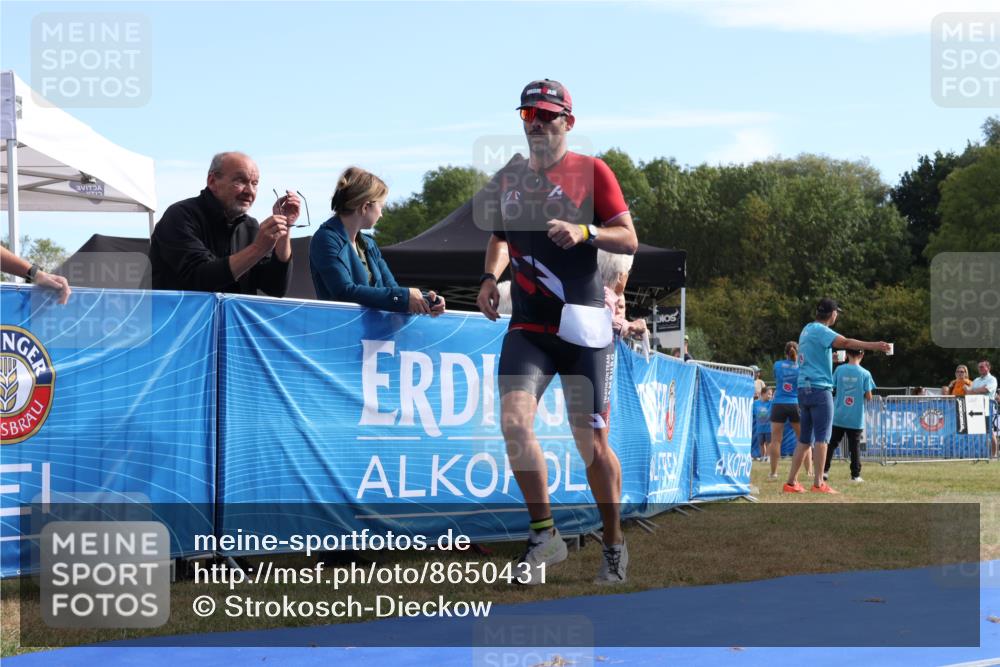 31.08.2025 - Elbe Triathlon Hamburg Strokosch-Dieckow http://msf.ph/oto/8650431 31.08.2025 10:19:12 Ziel 237 meine-sportfotos.de
