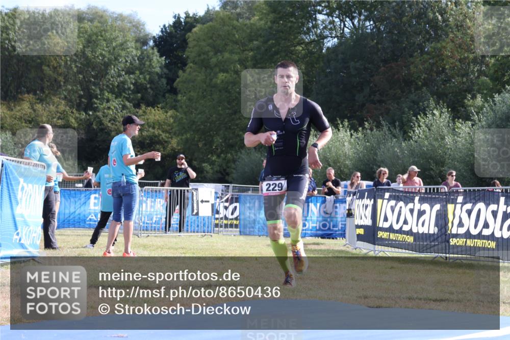 31.08.2025 - Elbe Triathlon Hamburg Strokosch-Dieckow http://msf.ph/oto/8650436 31.08.2025 10:20:14 Ziel 229 meine-sportfotos.de