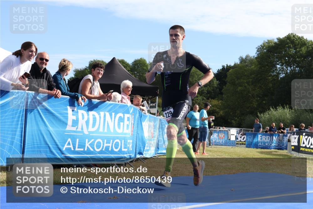 31.08.2025 - Elbe Triathlon Hamburg Strokosch-Dieckow http://msf.ph/oto/8650439 31.08.2025 10:20:16 Ziel 229 meine-sportfotos.de