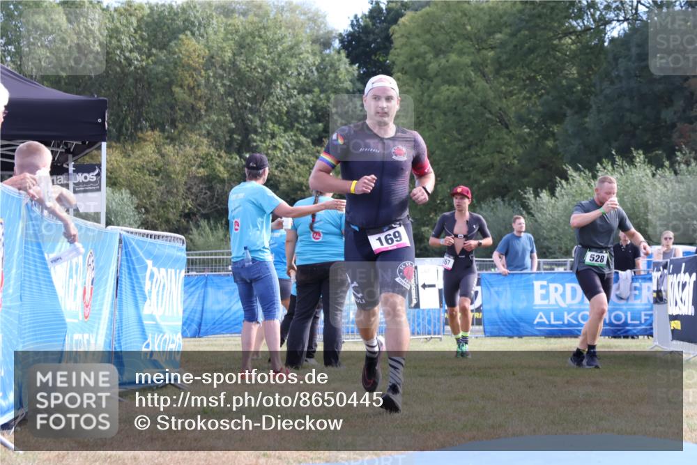 31.08.2025 - Elbe Triathlon Hamburg Strokosch-Dieckow http://msf.ph/oto/8650445 31.08.2025 10:20:59 Ziel 169 meine-sportfotos.de