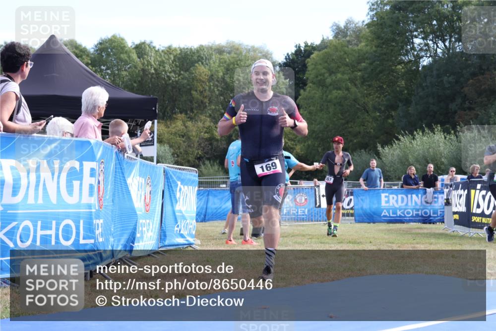 31.08.2025 - Elbe Triathlon Hamburg Strokosch-Dieckow http://msf.ph/oto/8650446 31.08.2025 10:20:59 Ziel 169 meine-sportfotos.de