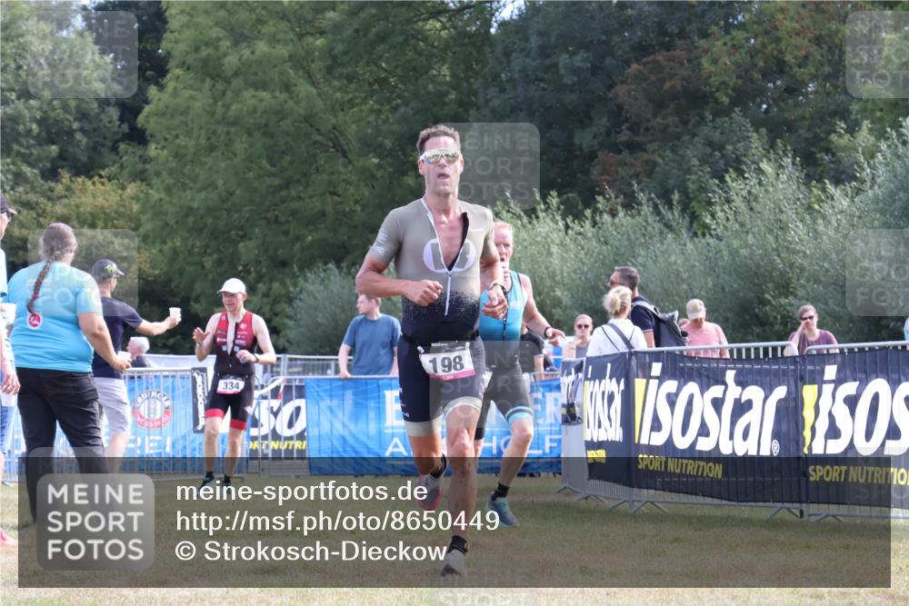 31.08.2025 - Elbe Triathlon Hamburg Strokosch-Dieckow http://msf.ph/oto/8650449 31.08.2025 10:21:20 Ziel 198 meine-sportfotos.de