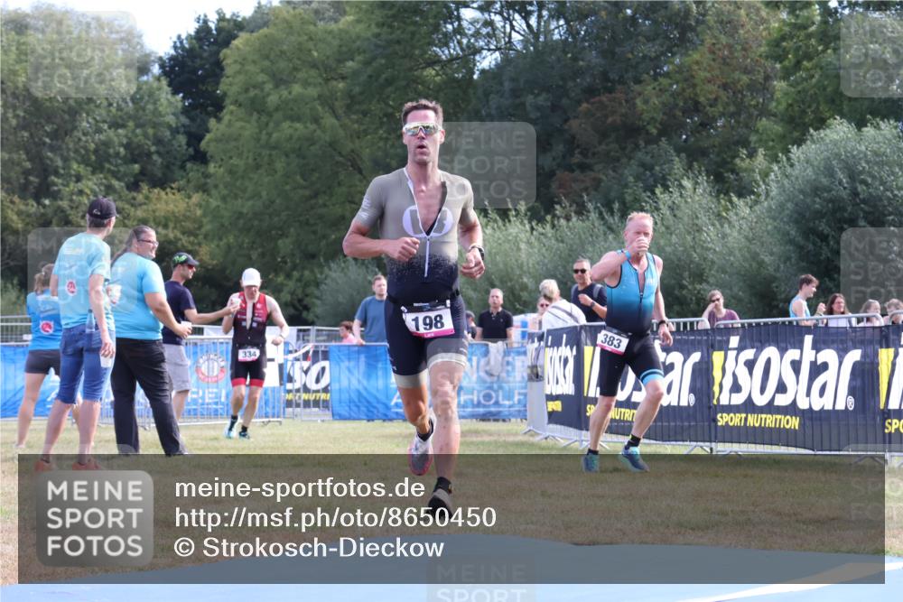31.08.2025 - Elbe Triathlon Hamburg Strokosch-Dieckow http://msf.ph/oto/8650450 31.08.2025 10:21:20 Ziel 198 meine-sportfotos.de
