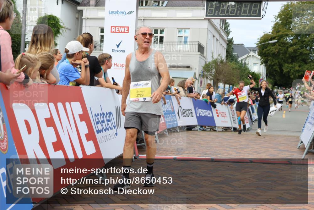 31.08.2025 - 21. Blankeneser Heldenlauf Strokosch-Dieckow http://msf.ph/oto/8650453 31.08.2025 10:36:56 Ziel 2778, 2255, 2729, 2685, 2507 meine-sportfotos.de